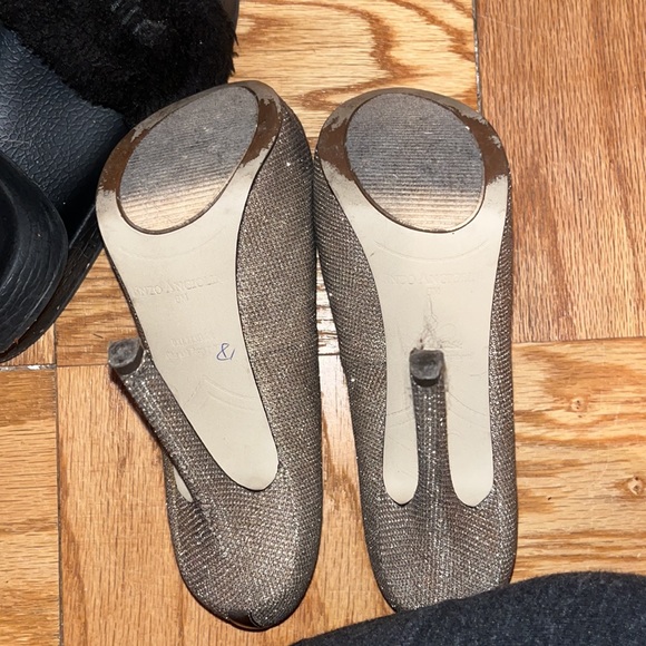 Enzo Angiolini sparkly silver peep toe pumps - Picture 3 of 3